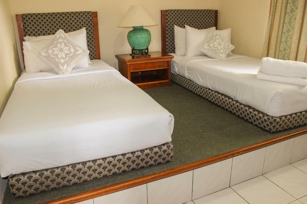 Parkside Nuansa Maninjau Resort Екстериор снимка