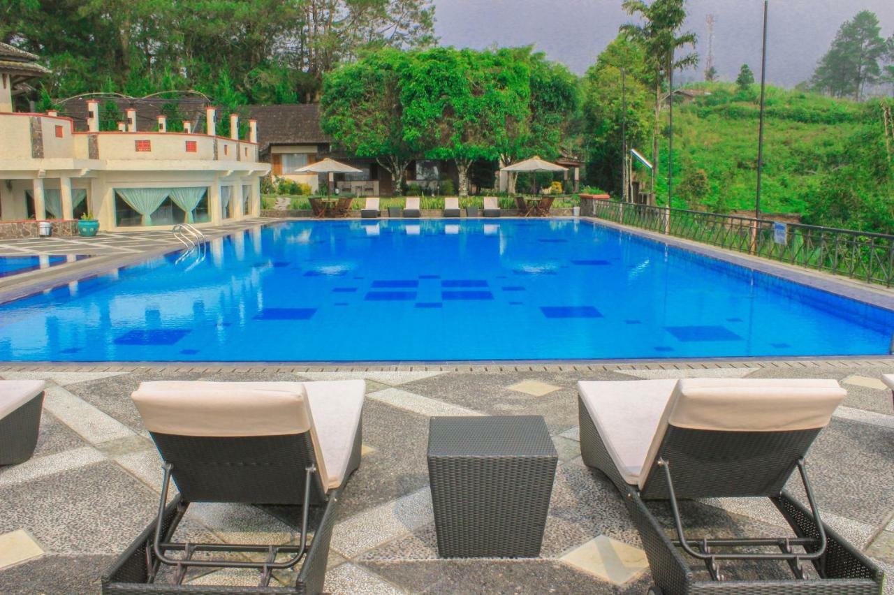 Parkside Nuansa Maninjau Resort Екстериор снимка